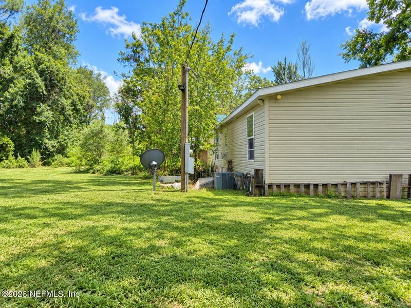 23261 NW 32nd Pl, Lawtey, FL 32058