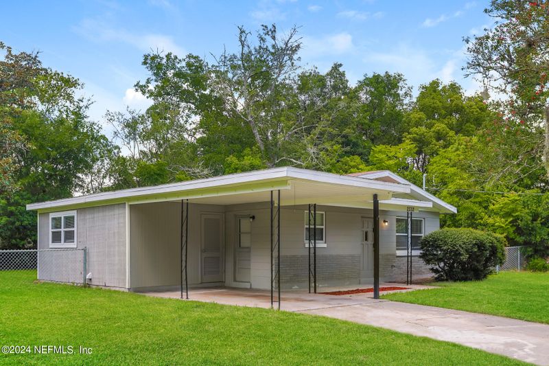 2332 Burpee Dr, Jacksonville, FL 32210