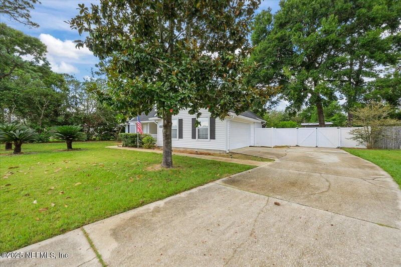 2333 Water Bluff Dr, Jacksonville, FL 32218