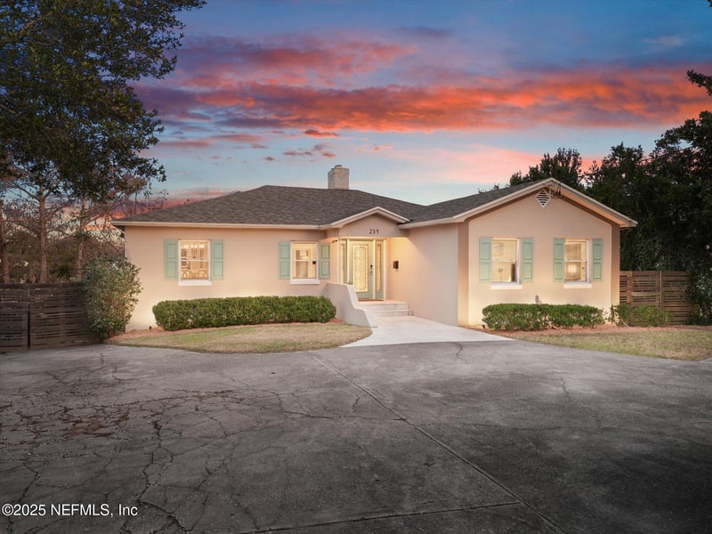 234 River Hills Dr, Jacksonville, FL 32216