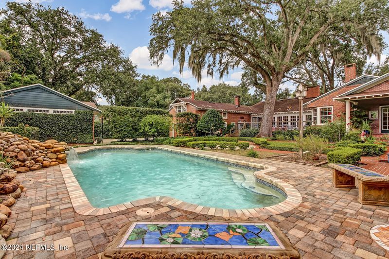 2344 Laurel Rd, Jacksonville, FL 32207