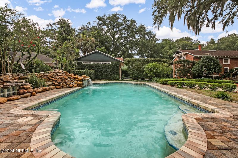 2344 Laurel Rd, Jacksonville, FL 32207