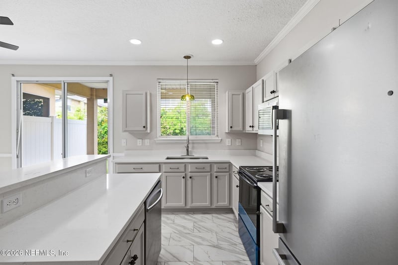 2346 Red Moon Dr, Jacksonville, FL 32216