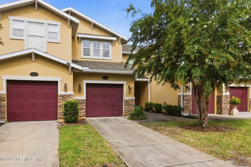 2346 Red Moon Dr, Jacksonville, FL 32216