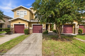 2346 Red Moon Dr, Jacksonville, FL 32216