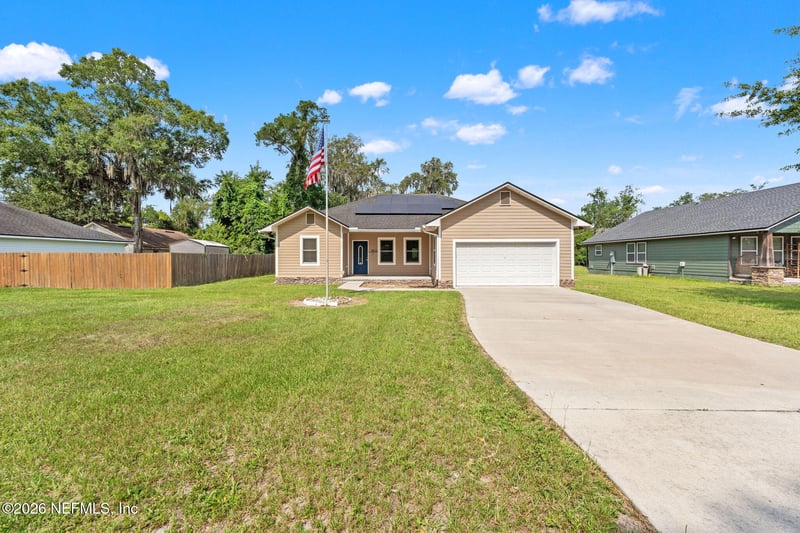 236 S 7th St, Macclenny, FL 32063