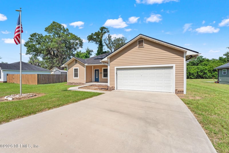 236 S 7th St, Macclenny, FL 32063