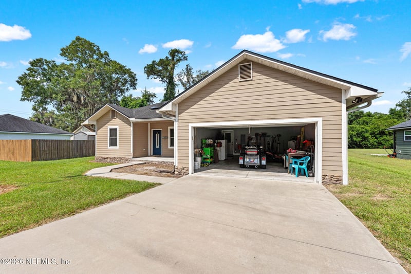236 S 7th St, Macclenny, FL 32063