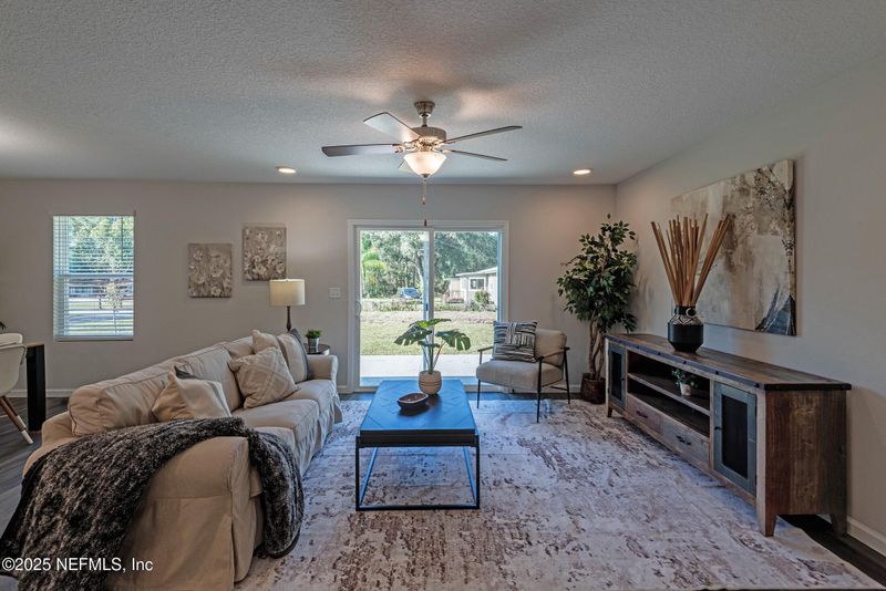 2397 Glen Gardner Dr, Jacksonville, FL 32246
