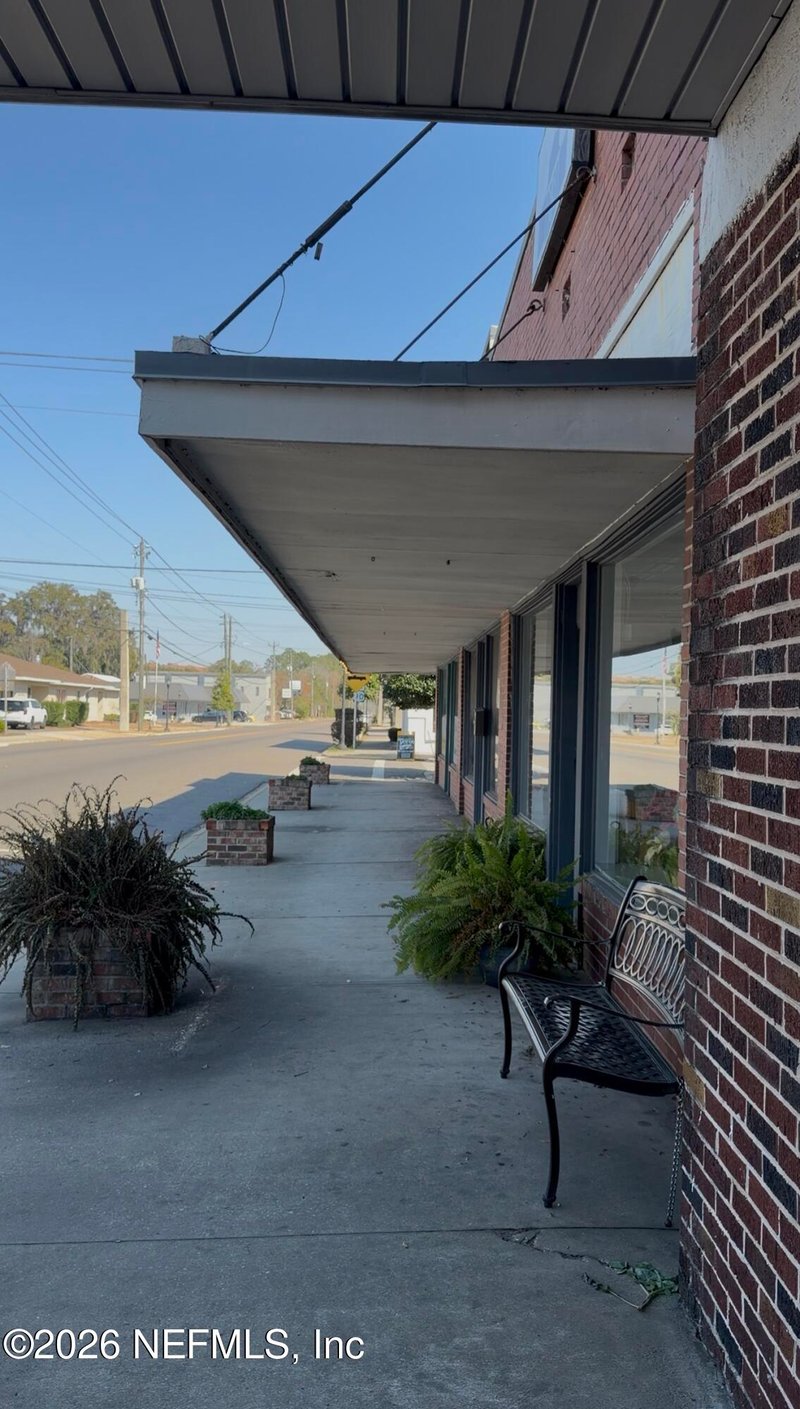 24 S College St, Macclenny, FL 32063