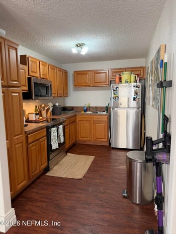 24 S College St, Macclenny, FL 32063