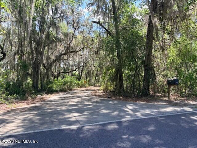240 Swan Lake Dr, Melrose, FL 32666