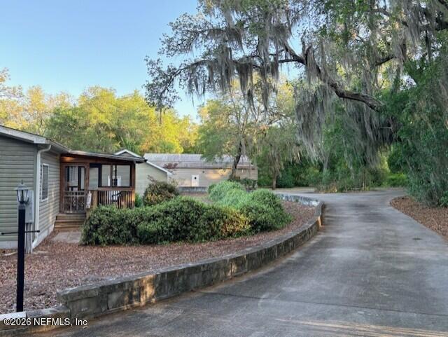 240 Swan Lake Dr, Melrose, FL 32666