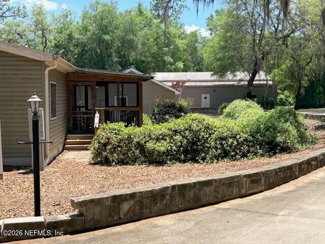 240 Swan Lake Dr, Melrose, FL 32666