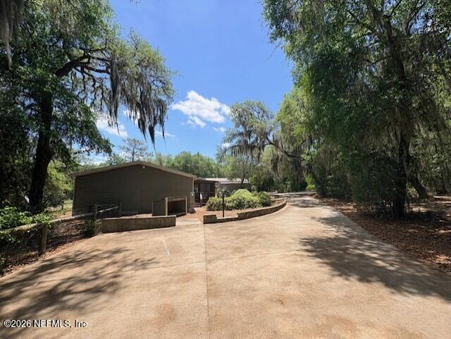 240 Swan Lake Dr, Melrose, FL 32666
