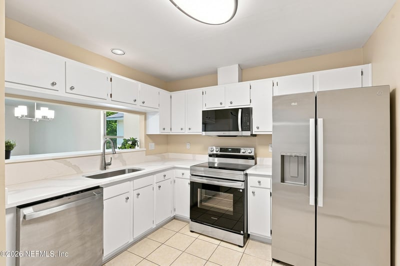 2400 Townsquare Dr, Jacksonville, FL 32216