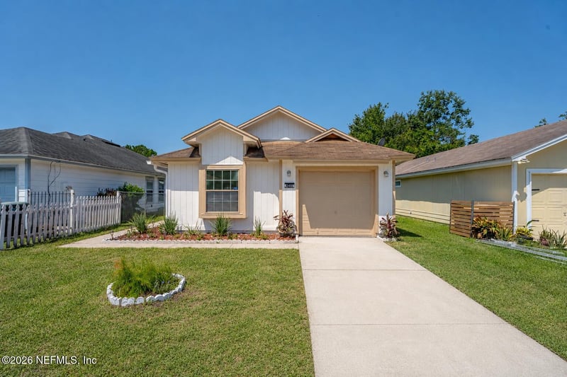 2400 Townsquare Dr, Jacksonville, FL 32216