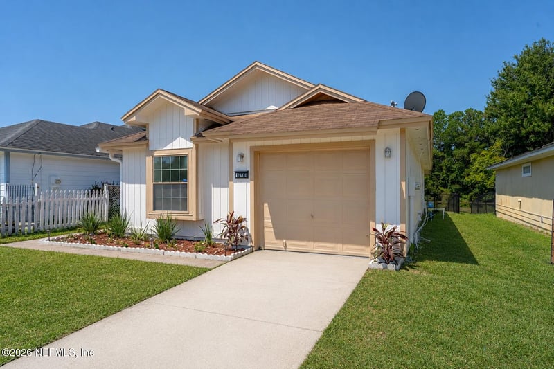 2400 Townsquare Dr, Jacksonville, FL 32216