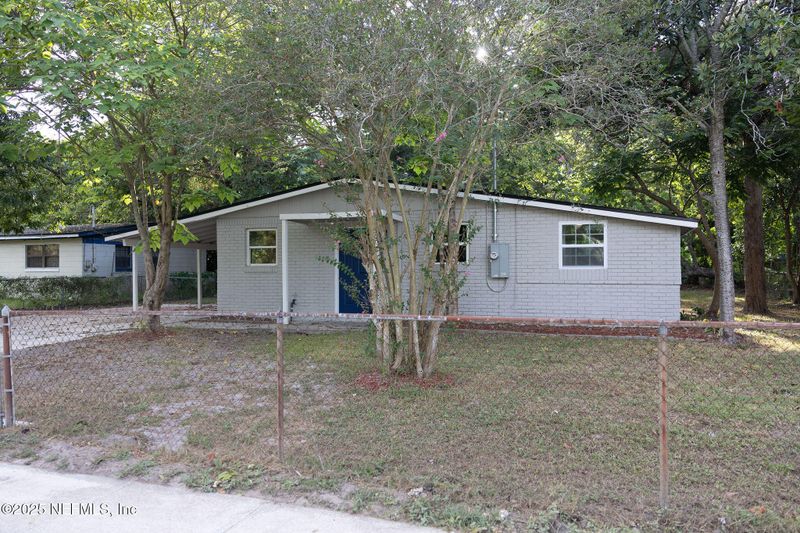 2402 Hugh Edwards Dr, Jacksonville, FL 32210