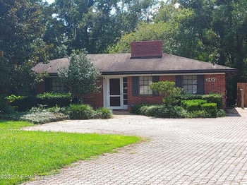 2410 Cedar Shores Cir, Jacksonville, FL 32210