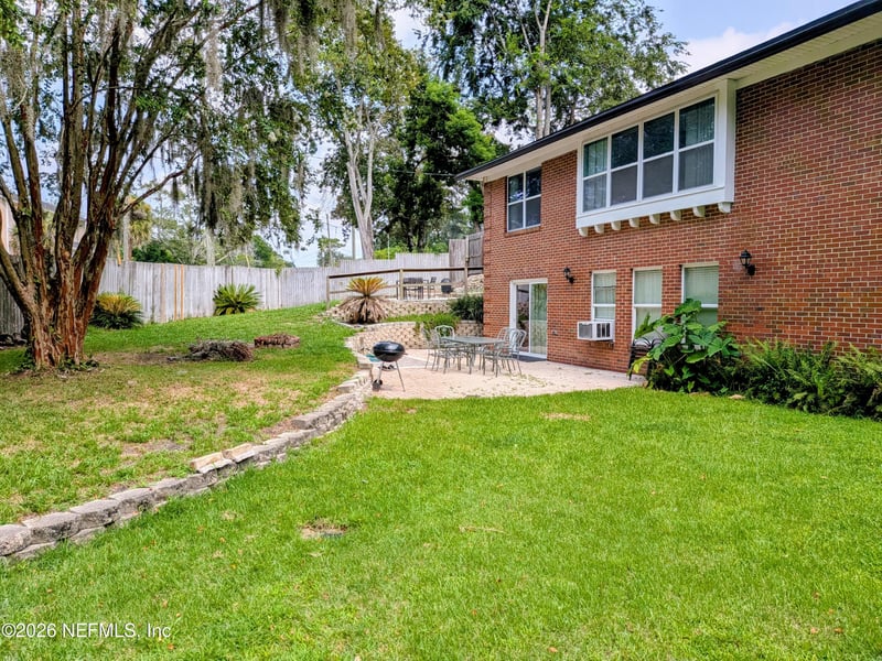 2410 Cedar Shores Cir, Jacksonville, FL 32210