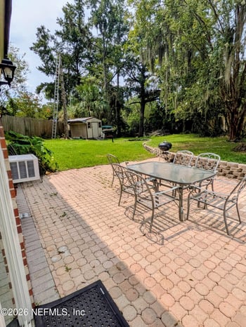 2410 Cedar Shores Cir, Jacksonville, FL 32210
