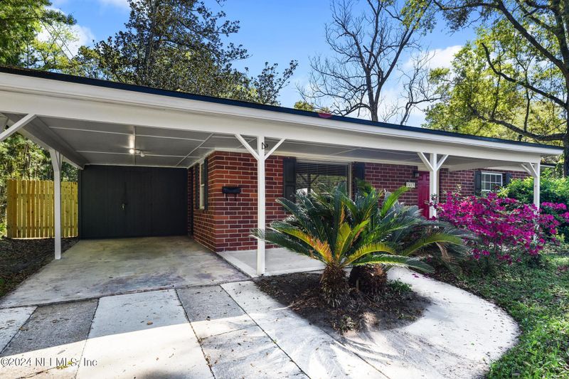 2413 Maple Leaf Dr E, Jacksonville, FL 32211