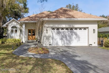 2415 Los Robles Dr, Fernandina Beach, FL 32034