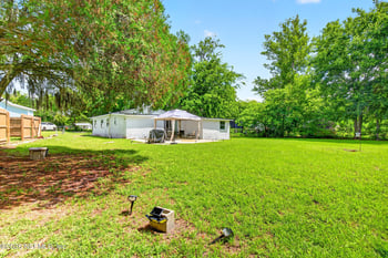 242 Holly Ct, Jacksonville, FL 32218