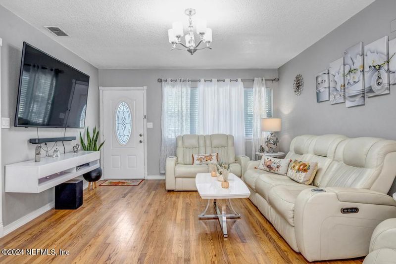 2423 Caladium Rd, Jacksonville, FL 32211