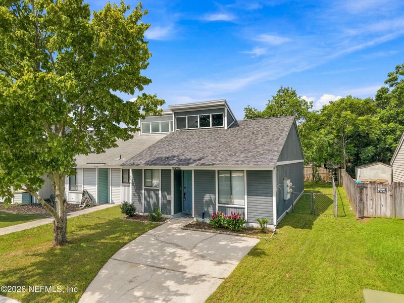 2424 Seabury Pl N, Jacksonville, FL 32246