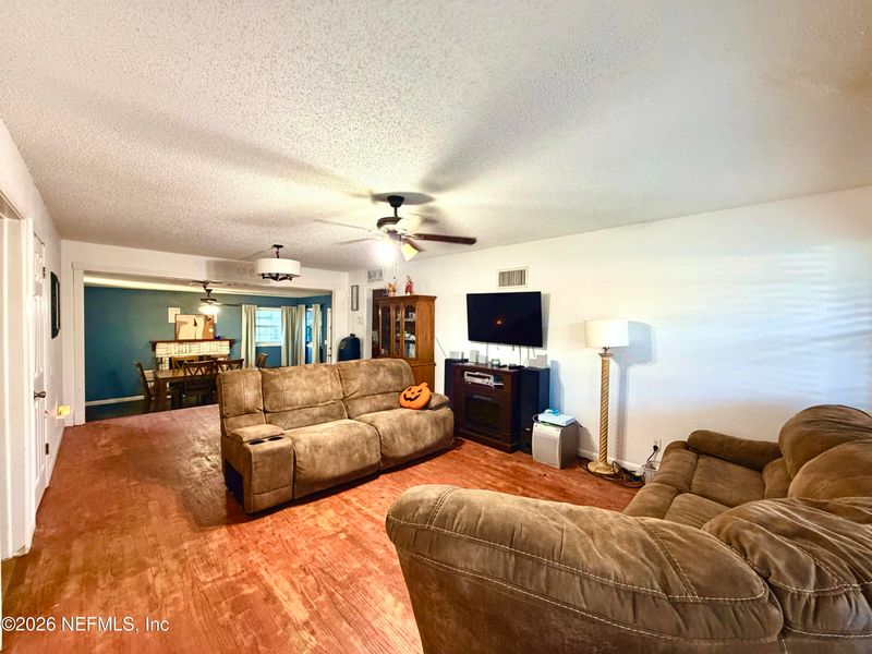 2434 Ligustrum Rd, Jacksonville, FL 32211
