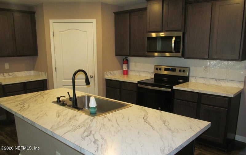 2434 Oak Stream Dr, Green Cove Springs, FL 32043