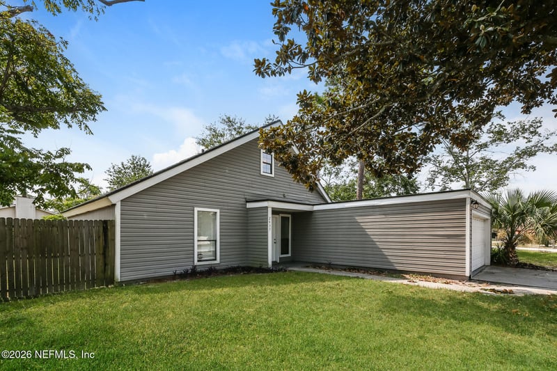 2437 Oakview Dr, Jacksonville, FL 32246