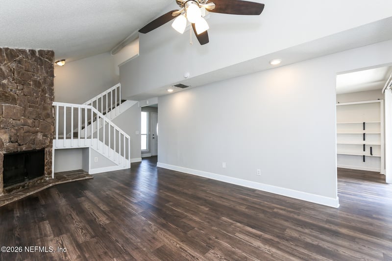2437 Oakview Dr, Jacksonville, FL 32246