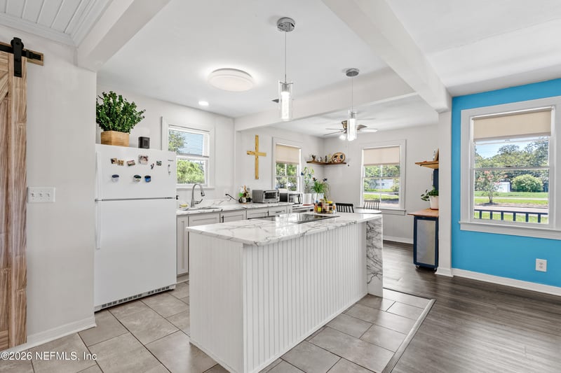 2442 Southside Blvd, Jacksonville, FL 32216