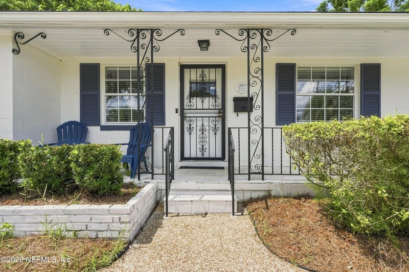 2443 Cedar Shores Cir, Jacksonville, FL 32210