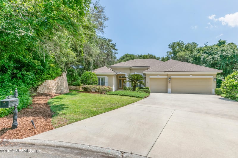 245 Bluebird Ln, St Augustine, FL 32080