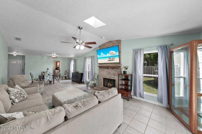 2456 Hampton Falls Dr W, Jacksonville, FL 32224