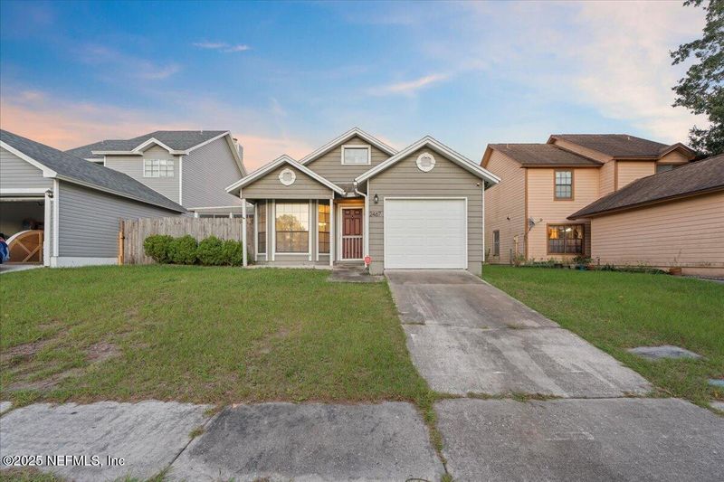 2467 Townsquare Dr, Jacksonville, FL 32216