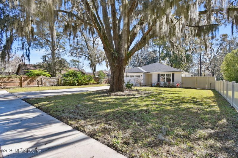 2478 Ebersol Rd, Jacksonville, FL 32216