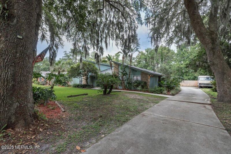 2496 Shalimar Ln, Orange Park, FL 32073