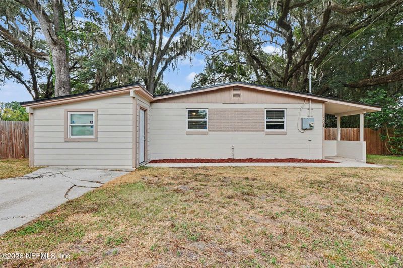 2501 Red Robin Dr E, Jacksonville, FL 32210