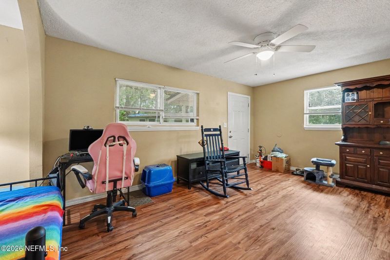 2501 Red Robin Dr E, Jacksonville, FL 32210