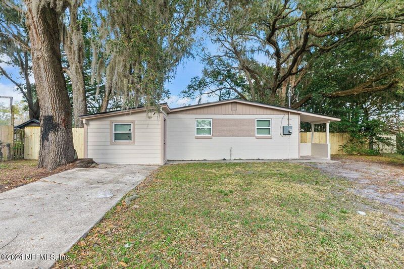 2501 Red Robin Dr, Jacksonville, FL 32210