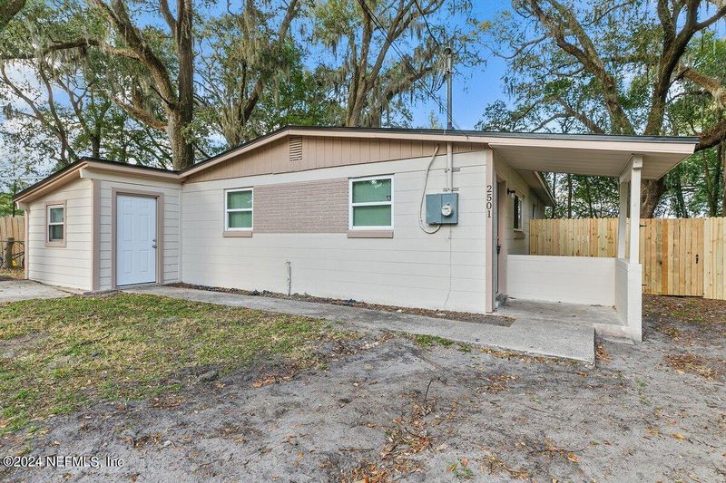 2501 Red Robin Dr, Jacksonville, FL 32210