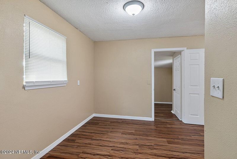 2501 Red Robin Dr, Jacksonville, FL 32210