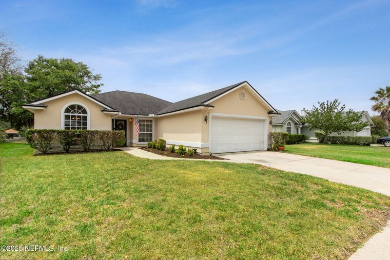 2518 Carriage Lamp Dr, Jacksonville, FL 32246