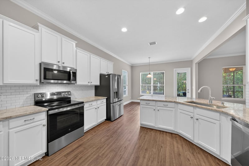 2518 Country Side Dr, Fleming Island, FL 32003