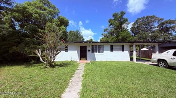 2548 Congaree Dr W, Jacksonville, FL 32211